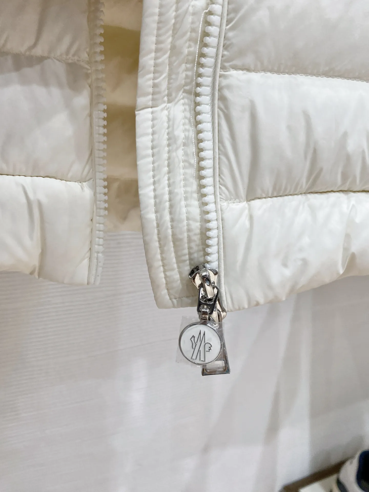 Moncler . Ige . Ige Ige longue saison ， 。 。 ， Classic ， 。 。 Size：1234